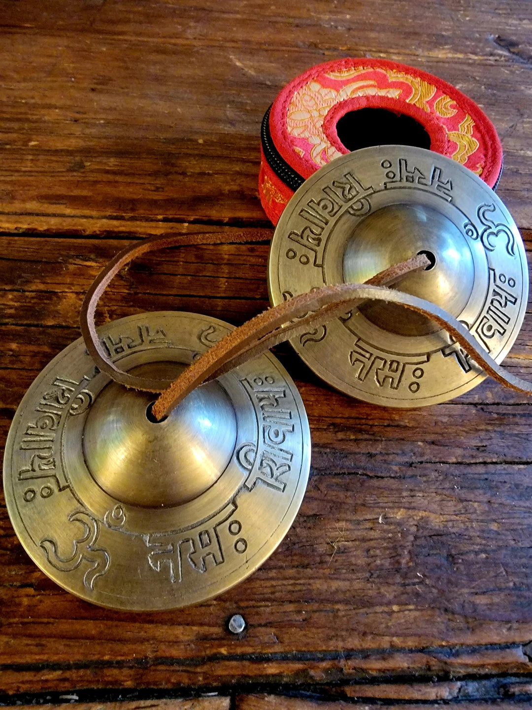 Tingsha Bells, Om namah shibaya