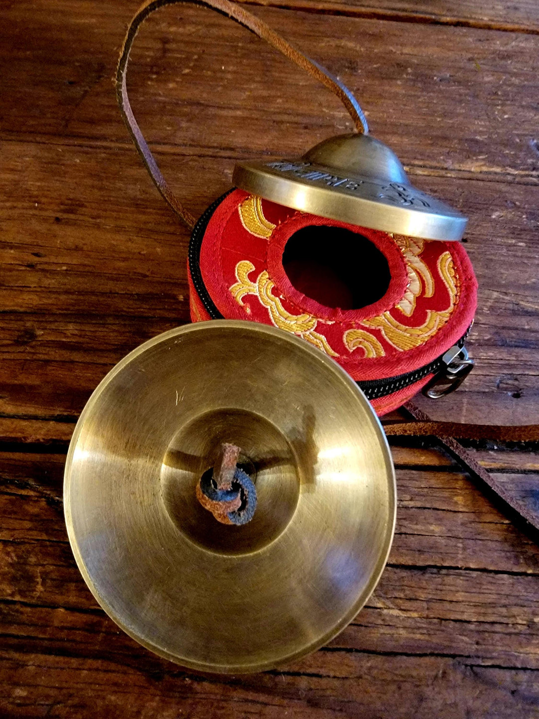 Tingsha Bells, Om namah shibaya