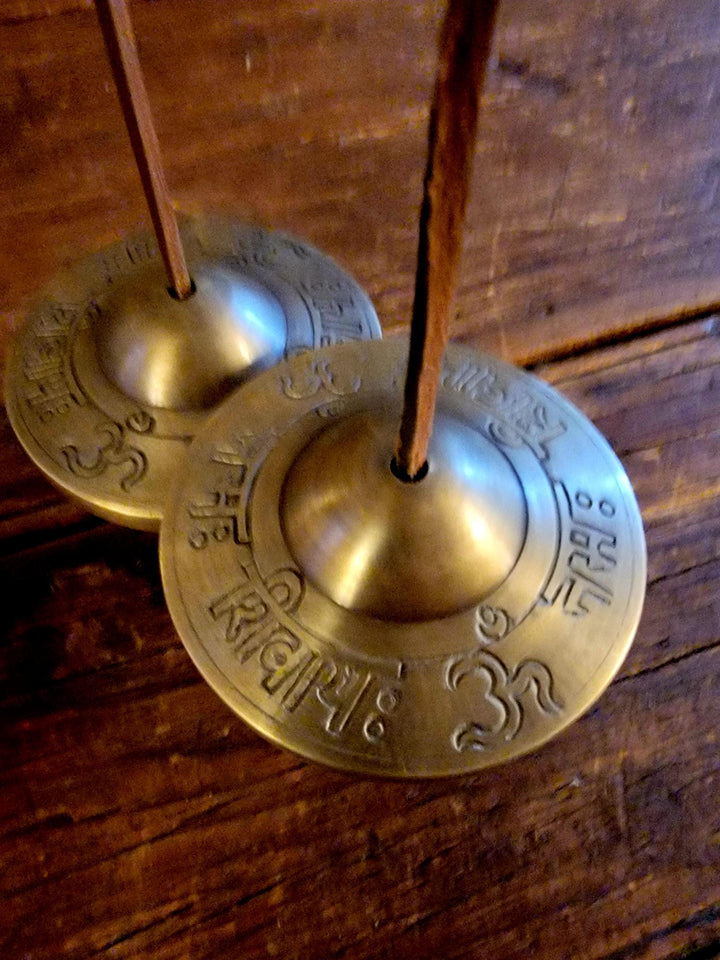 Tingsha Bells, Om namah shibaya