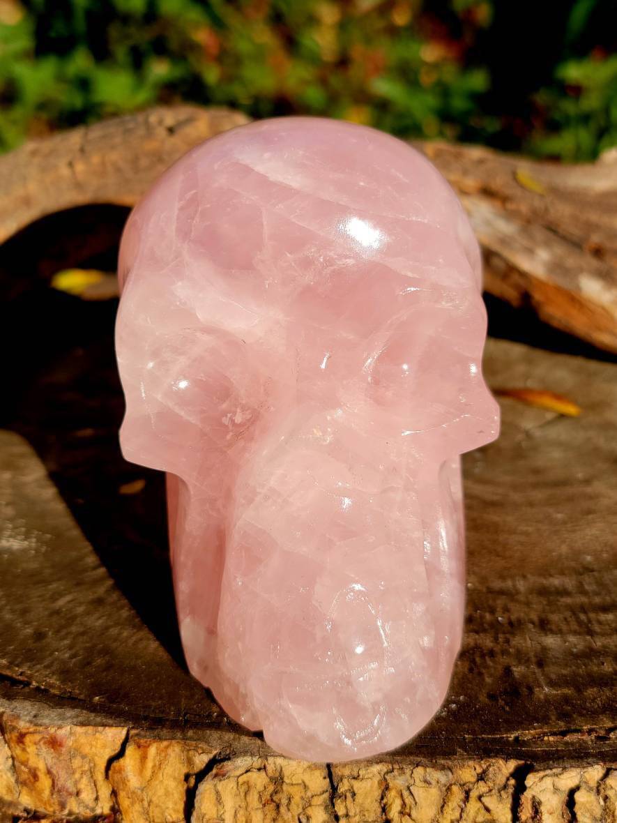 Rose Quartz Skull, Elegance with a Touch of Mystical Charm - SOUTHBAYSALTS 