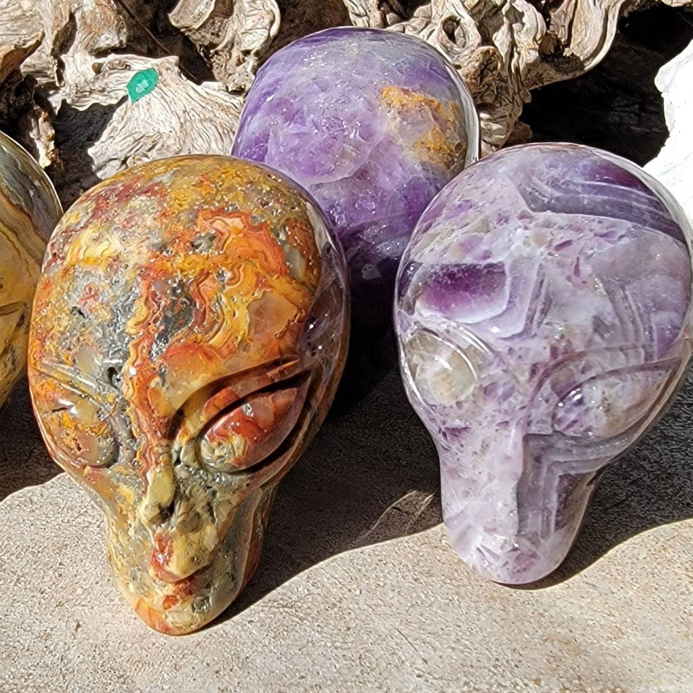 Crystal Alien Carvings, Stellar Soulmate: The Alien Head Carving for Cosmic Hearts - SOUTHBAYSALTS 