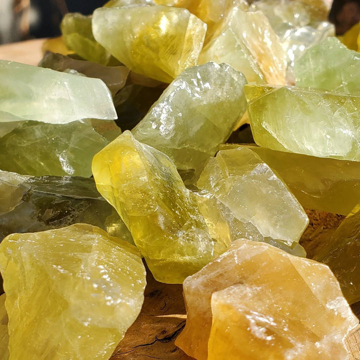 Green Calcite Pocket Stones, Manifest with Ease: Green Calcite – Your Pocket-Sized Guide to Trust and Transformation! - SOUTHBAYSALTS 