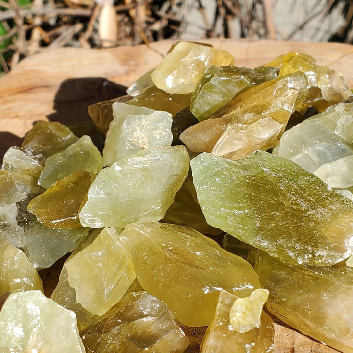 Green Calcite Pocket Stones, Manifest with Ease: Green Calcite – Your Pocket-Sized Guide to Trust and Transformation! - SOUTHBAYSALTS 