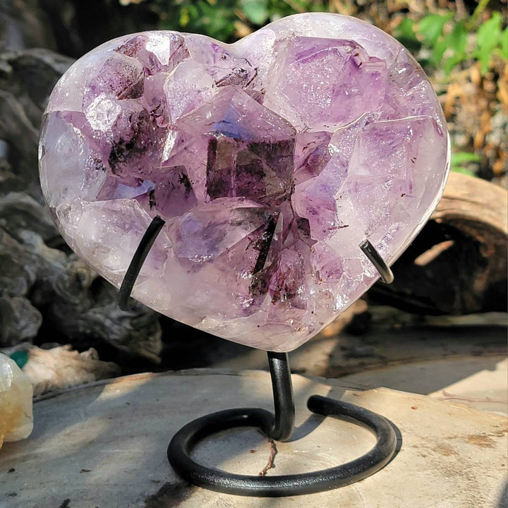 Amethyst Heart on a Custom Stand, Heart of Transformation: Unveil the Love Within - SOUTHBAYSALTS 