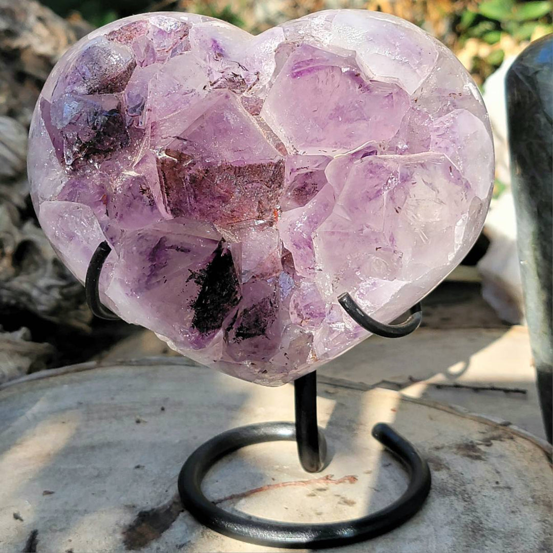 Amethyst Heart on a Custom Stand, Heart of Transformation: Unveil the Love Within - SOUTHBAYSALTS 