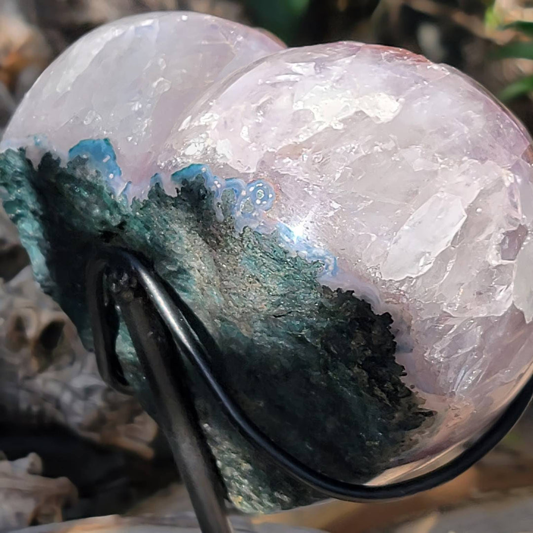 Amethyst Heart on a Custom Stand, Heart of Transformation: Unveil the Love Within - SOUTHBAYSALTS 