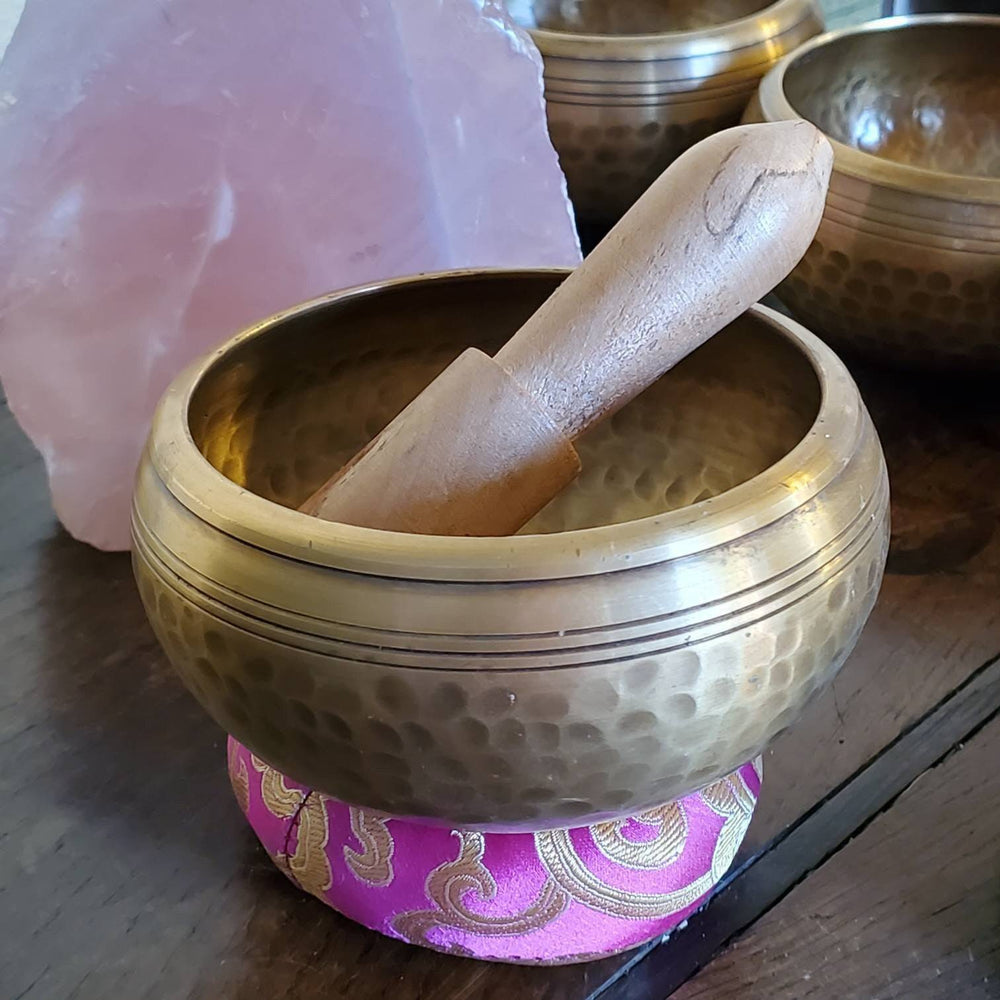 Hammered Lingam Tibetan Singing Bowl, Easy to play Singing Bowl made in Nepal, Long Resonating Singing Bowls - SOUTHBAYSALTS 