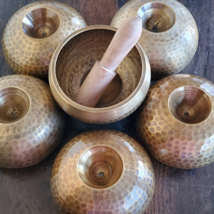 Hammered Lingam Tibetan Singing Bowl, Easy to play Singing Bowl made in Nepal, Long Resonating Singing Bowls - SOUTHBAYSALTS 