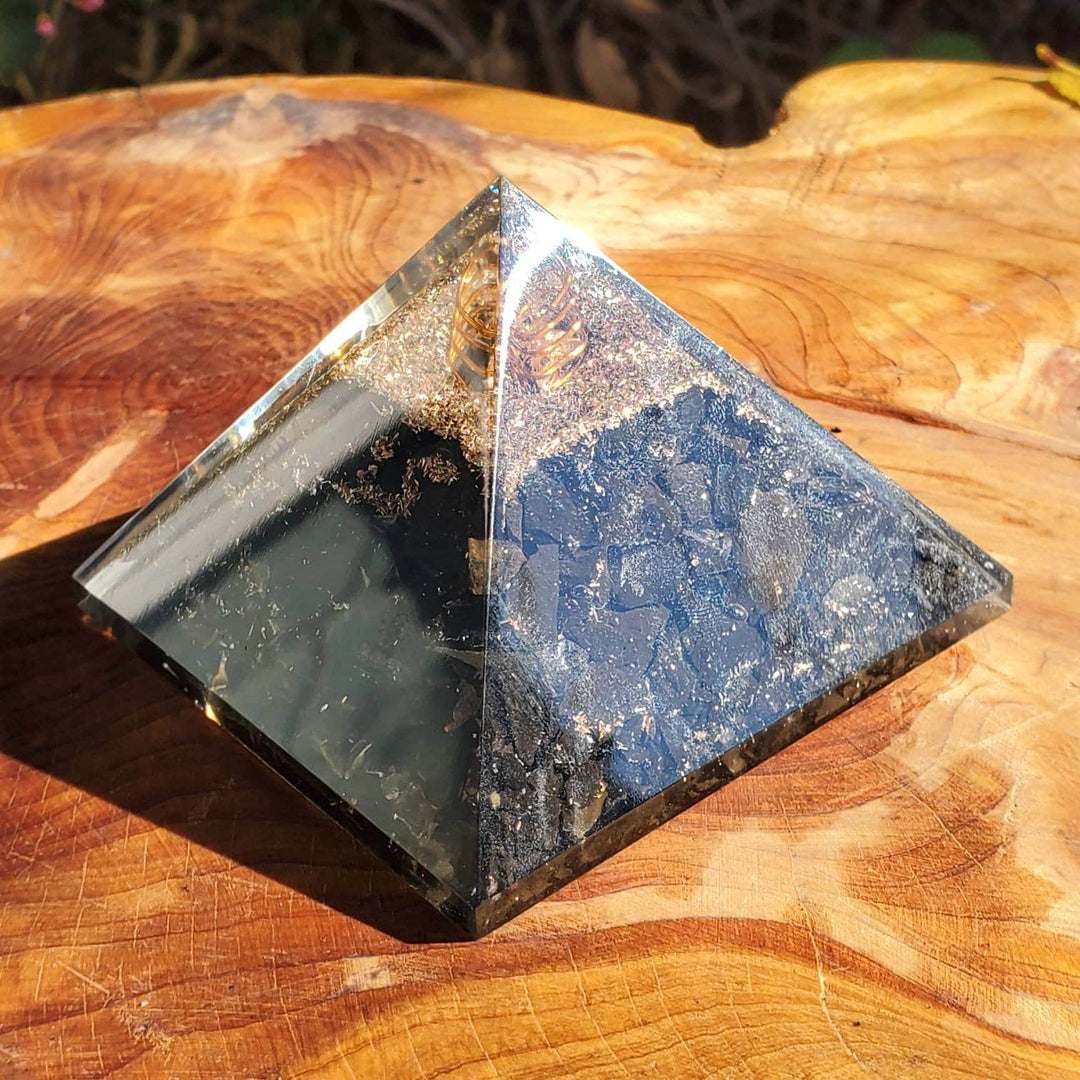 Large Orgone Pyramids, Shungite Pyramids, Orgonite Pyramids - SOUTHBAYSALTS 