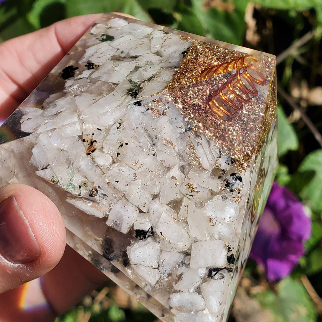 Orgonite Pyramids Moonstone, Pyramid Power: Moonstone’s Shield Against Toxic Energy - SOUTHBAYSALTS 