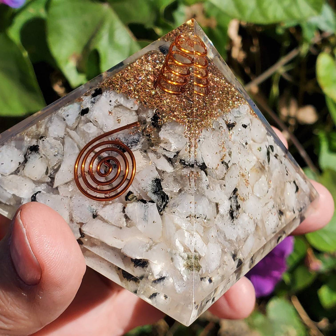 Orgonite Pyramids Moonstone, Pyramid Power: Moonstone’s Shield Against Toxic Energy - SOUTHBAYSALTS 