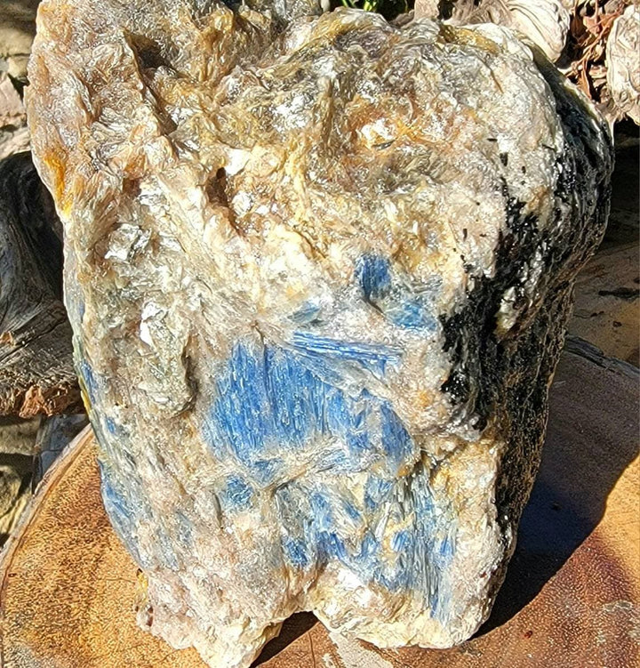 Raw Kyanite showing all its glorious beauty, Calming Energy of a Large Raw Kyanite Piece on a cut base - SOUTHBAYSALTS 