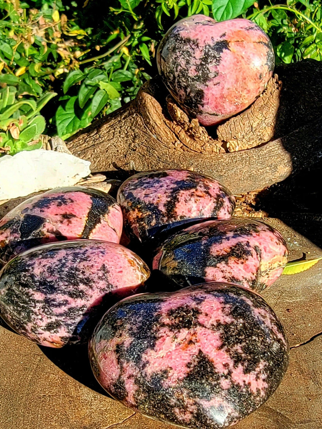 Rhodonite Heart, Stone of Compassion and Balance - SOUTHBAYSALTS 