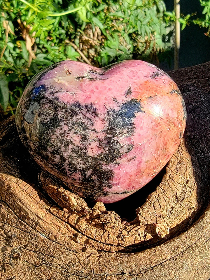 Rhodonite Heart, Stone of Compassion and Balance - SOUTHBAYSALTS 