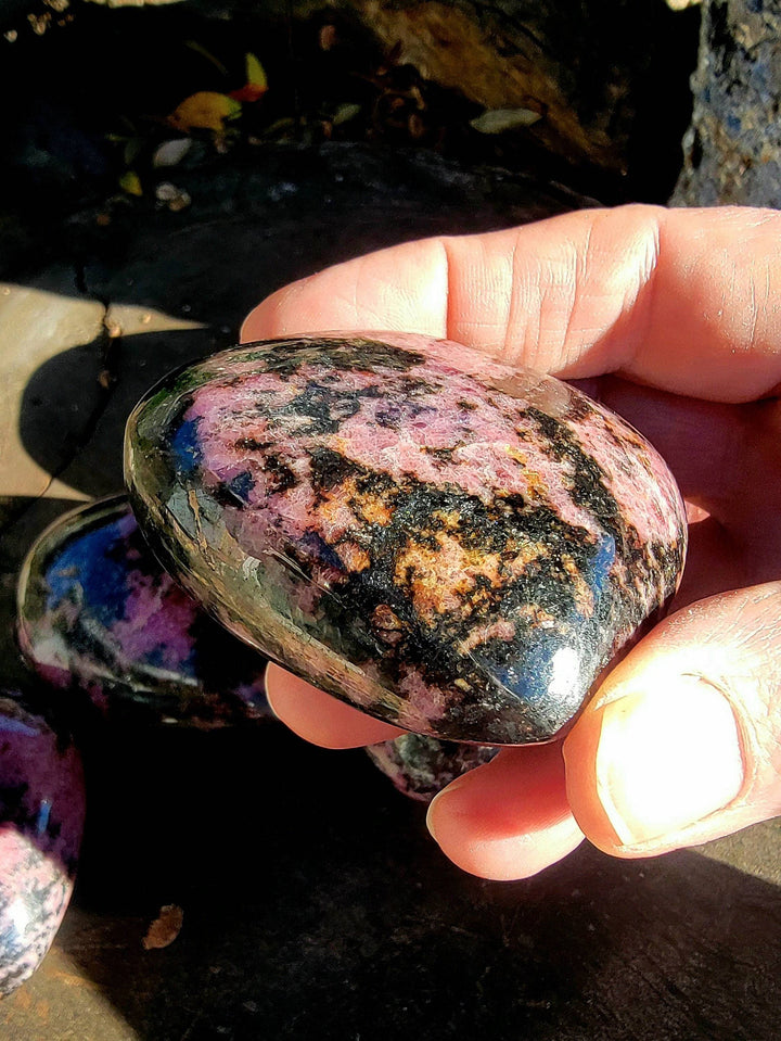 Rhodonite Heart, Stone of Compassion and Balance - SOUTHBAYSALTS 