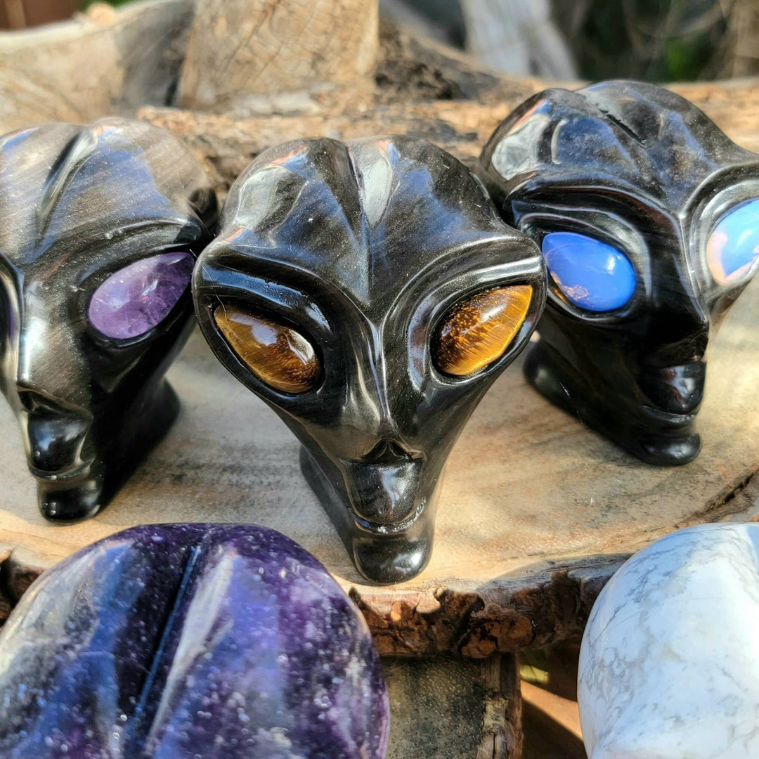 Alien Heads Crystal Carving, Skull Sparkle: Unearth Your Energy with Alien Crystal Wonders - SOUTHBAYSALTS 