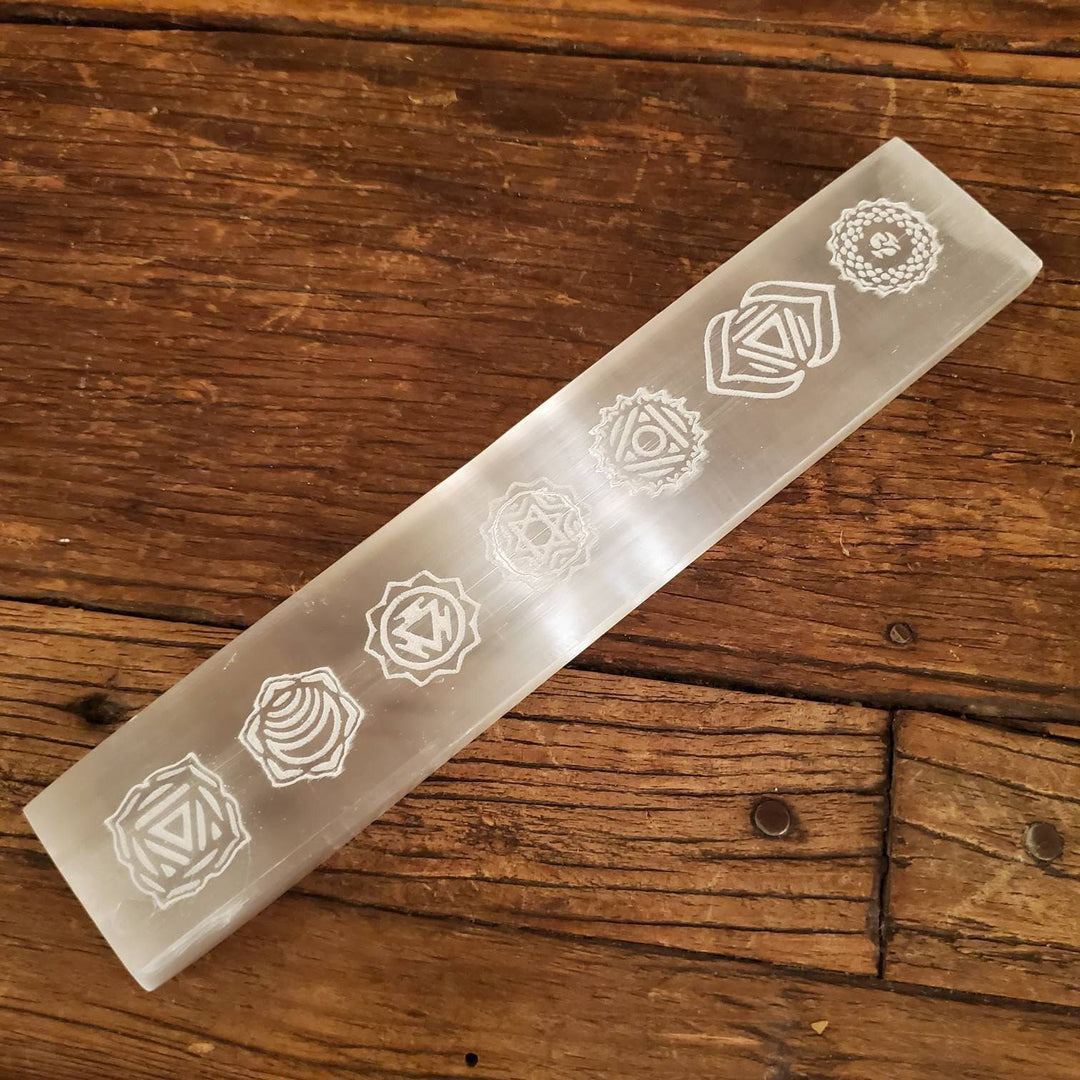 Etched 7 Chakra Morrocan Selenite Stick, Seven Chakras etched on Morrocan Selenite Stick with optional Tumbled Stones and Pouch - SOUTHBAYSALTS 